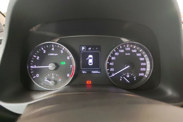 现代 领动 2016款 1.6L 自动智炫·精英型中控内饰14