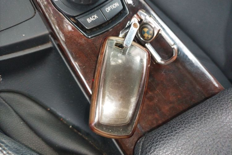 宝马3系 2013款 320Li 时尚型中控内饰7001