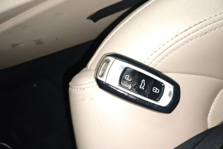 吉利汽车 帝豪 2016款 三厢 1.5L CVT豪华型中控内饰11