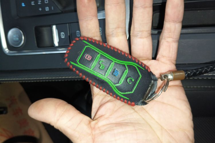 比亚迪 唐 2019款 2.0T 自动智联尊贵型 7座 国VI中控内饰7001