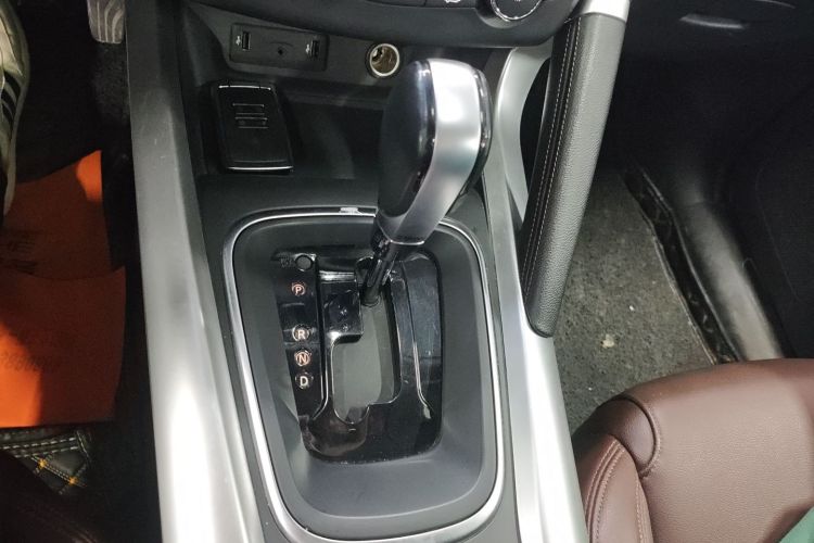 雷诺 科雷嘉 2017款 2.0L 120周年限量版中控内饰18