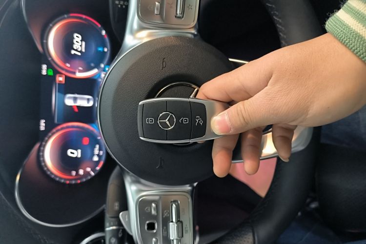 奔驰C级 2021款 C 200 L 时尚型运动版中控内饰11