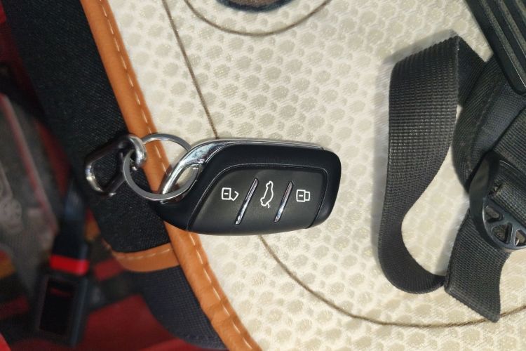 名爵 MG5 2023款 180DVVT 手动风尚版中控内饰7001