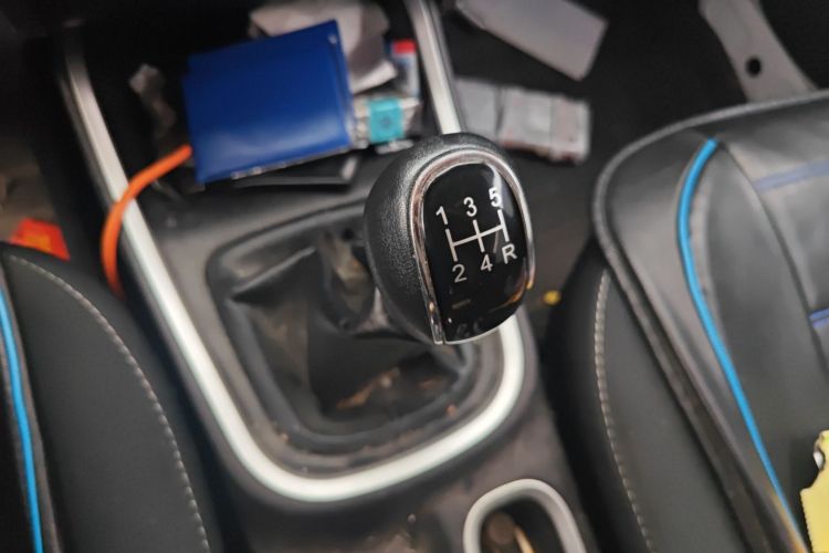 金杯 金海狮M经典 2023款 1.5L 工程狮客车 5/6/7座中控内饰18