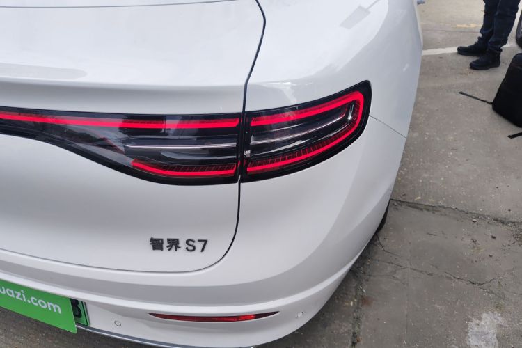 鸿蒙智行 智界S7 2025款 855km Max车身外观9