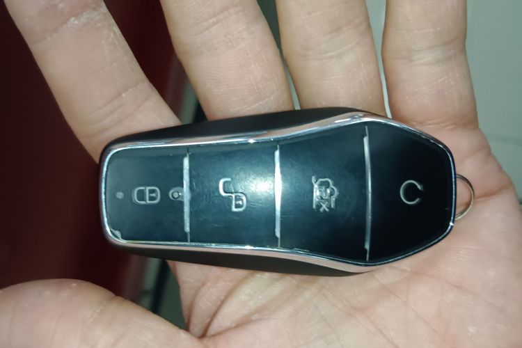 比亚迪 汉 2023款 EV 冠军版 506KM前驱尊贵型中控内饰7001