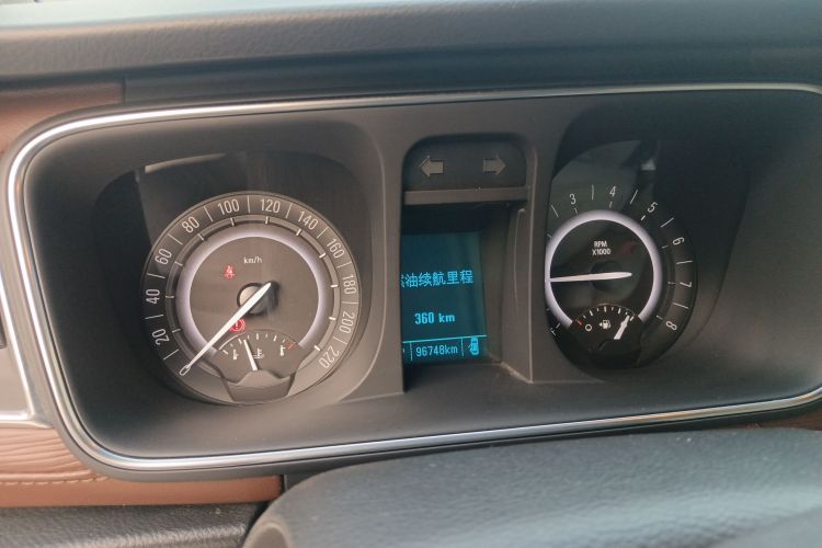 别克GL8 2018款 28T 尊贵型 国VI中控内饰14