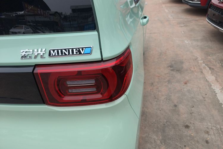 五菱汽车 宏光MINIEV 2022款 轻松款 磷酸铁锂车身外观9