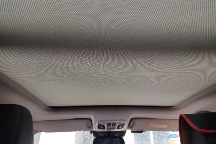 魏牌 VV7 2017款 VV7c 2.0T 旗舰型中控内饰22