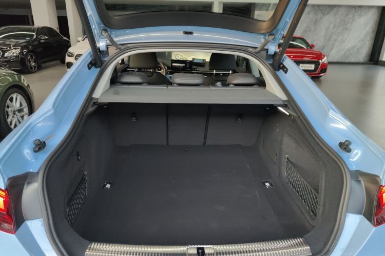 奥迪A5 2024款 Sportback 40 TFSI 时尚动感型机舱底盘23