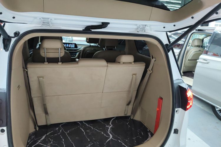 别克GL8 2021款 ES陆尊 653T 智慧旗舰型机舱底盘23