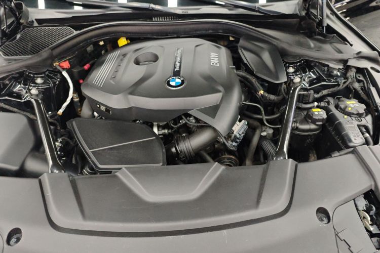 宝马7系 2018款 730Li 尊享型 M运动套装局部细节24