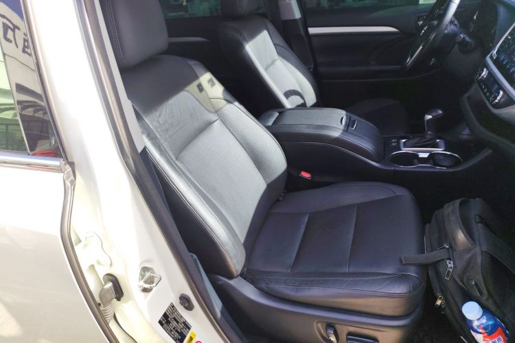 丰田 汉兰达 2015款 2.0T 四驱豪华版 7座局部细节41