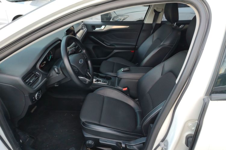 福特 福克斯 2020款 三厢 EcoBoost 180 自动锋潮型中控内饰19