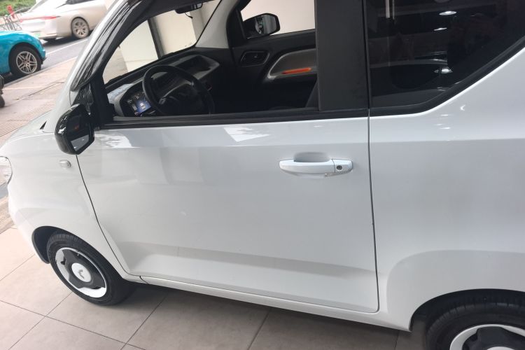 五菱汽车 宏光MINIEV 2022款 自在款 磷酸铁锂车身外观4