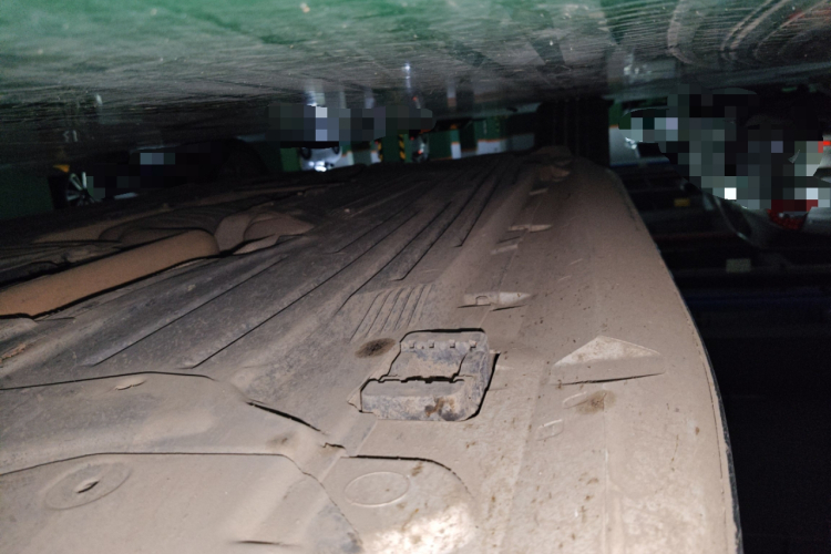 奔驰C级 2023款 改款 C 260 L 运动版局部细节9001