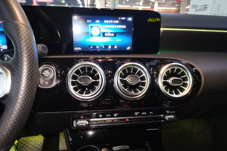 奔驰A级 2020款 A 180 L 运动轿车局部细节16