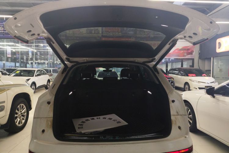 奥迪Q5L 2018款 40 TFSI 荣享时尚型 国VI机舱底盘23