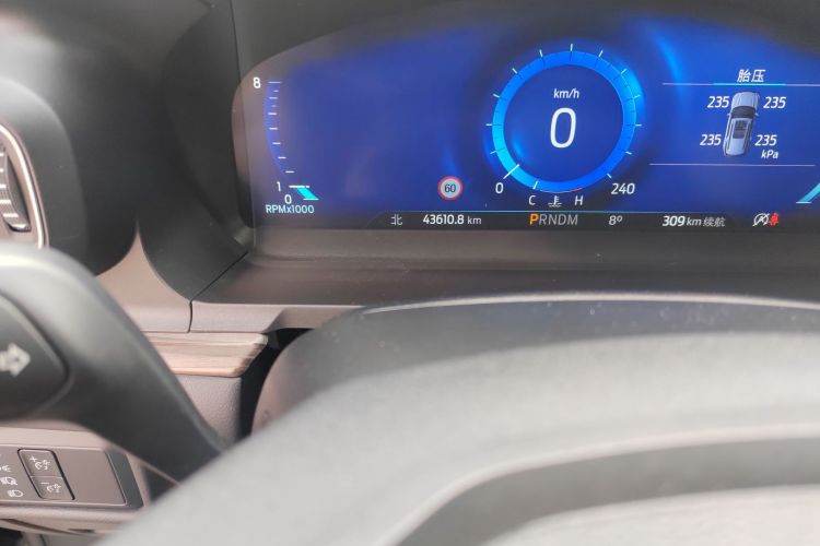 福特 探险者 2020款 EcoBoost 285 四驱钛金版 7座中控内饰15