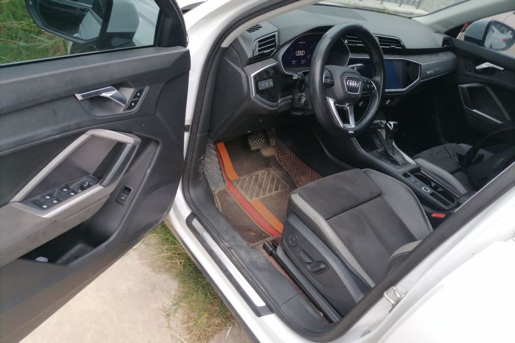 奥迪Q3 2019款 35 TFSI 进取动感型中控内饰7003