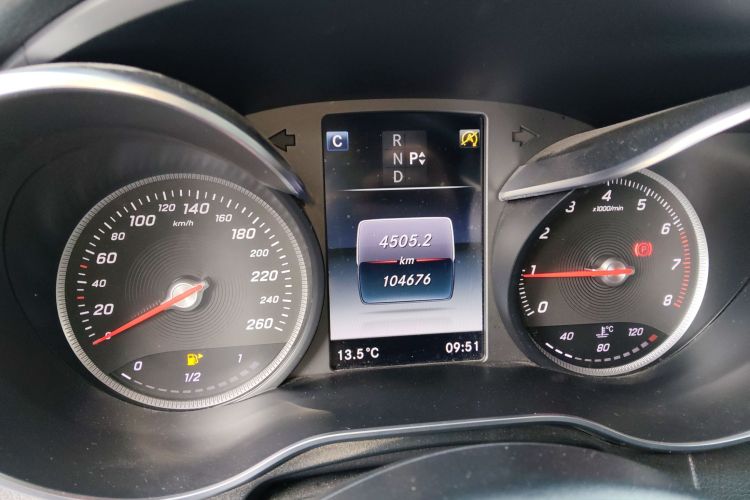 奔驰GLC轿跑 2019款 GLC 260 4MATIC 轿跑SUV中控内饰14