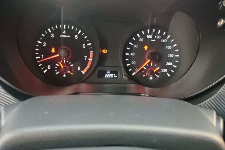 海马 福美来 2015款 1.6L 手动悦尚型中控内饰15