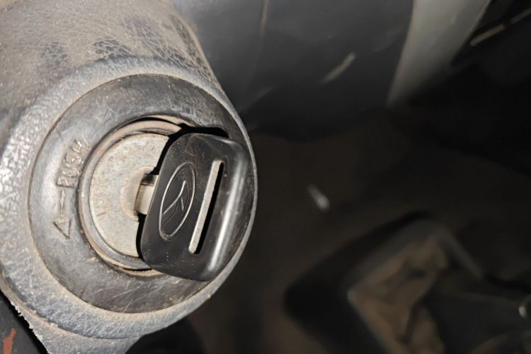 金龙 金威 2018款 2.0L商务系列4G20中控内饰7001