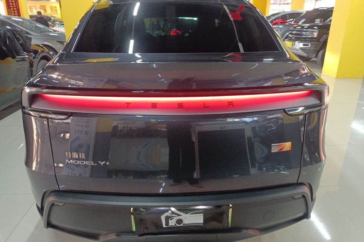 特斯拉 Model Y 2025款 后轮驱动版车身外观6001