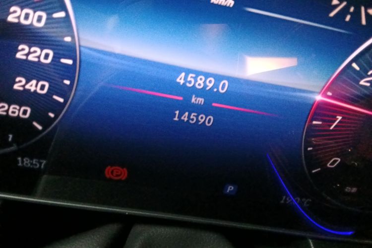 奔驰GLC 2024款 GLC 300 L 4MATIC 动感型 5座中控内饰15