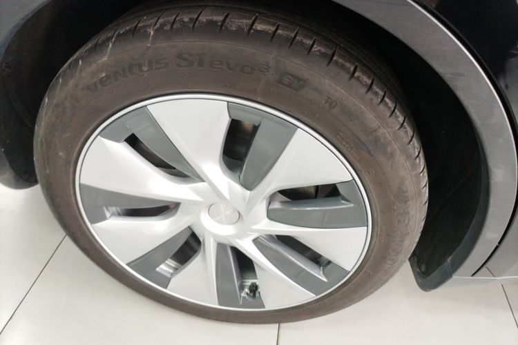 特斯拉 Model Y 2022款 后轮驱动版车身外观6008