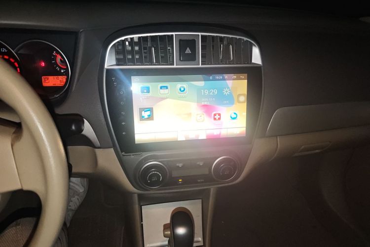 日产 轩逸 2016款 经典 1.6XE 自动舒适版中控内饰16