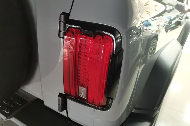 坦克300 2025款 2.0T 征服者车身外观6001