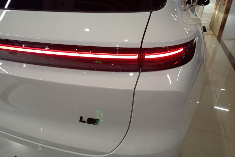 理想汽车 理想L6 2024款 Pro车身外观9