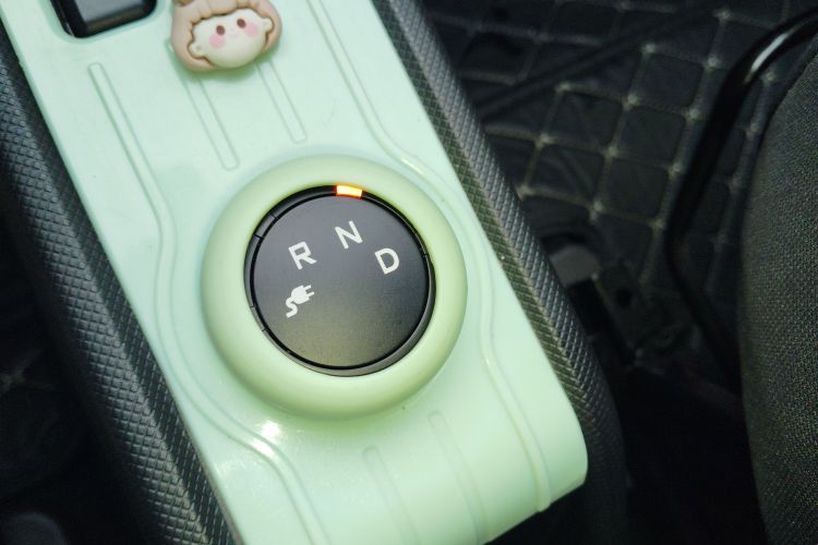 五菱汽车 宏光MINIEV 2022款 轻松款 磷酸铁锂中控内饰18