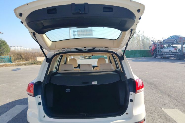 众泰 大迈X5 2017款 超值版 1.6L 手动时尚型机舱底盘23