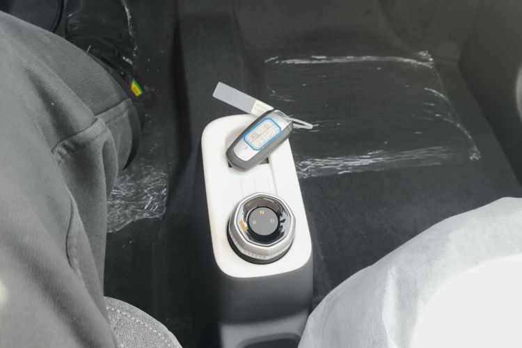 吉利银河 熊猫 2025款 210km 元气熊中控内饰18