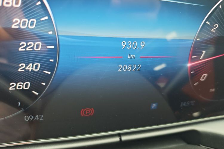 奔驰C级 2023款 改款 C 200 L 运动版中控内饰15