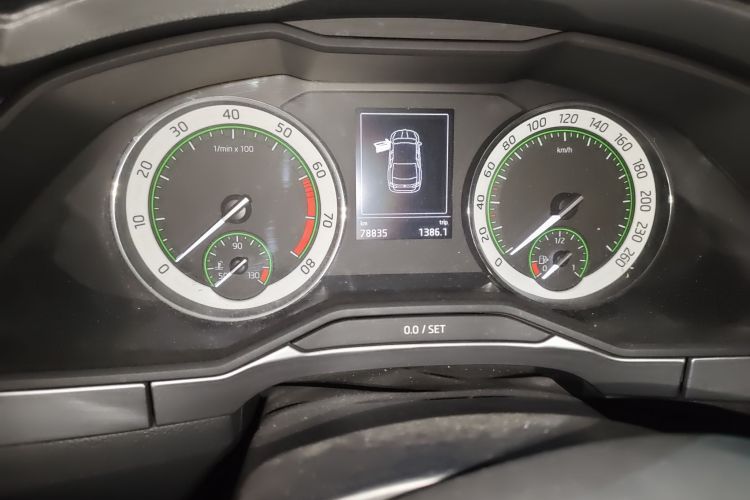 斯柯达 速派 2018款 TSI280 DSG舒适版 国V中控内饰15