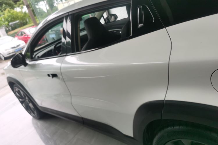 长安UNI-T 2020款 1.5T 尊贵型车身外观6003