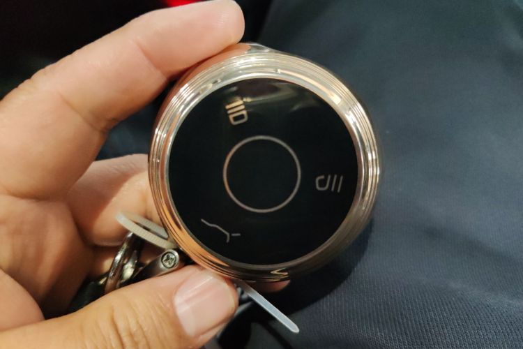 哪吒汽车 哪吒V 2021款 标准续航行业定制版中控内饰7001