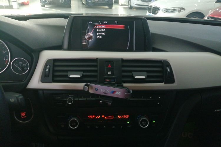 宝马3系 2015款 320Li 超悦版时尚型中控内饰16