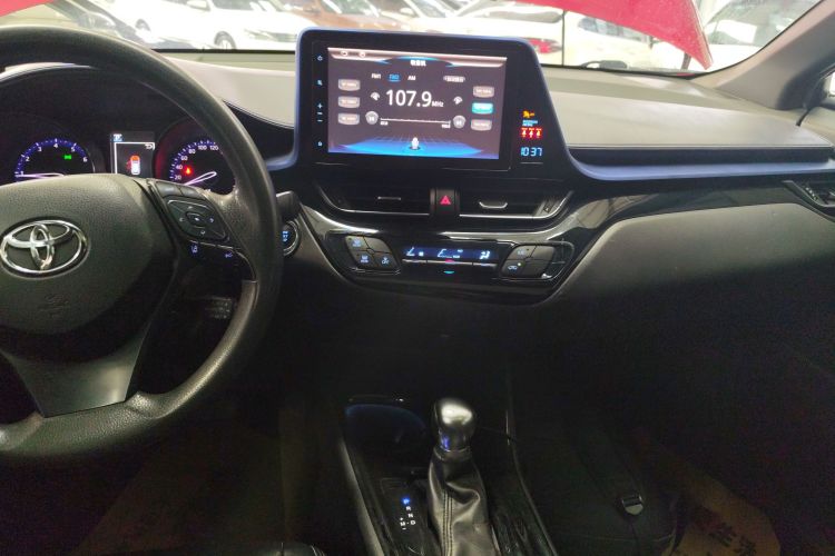 丰田C-HR 2018款 2.0L 领先天窗版 国VI局部细节16