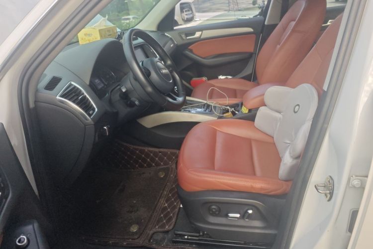 奥迪Q5 2013款 40 TFSI 进取型局部细节19