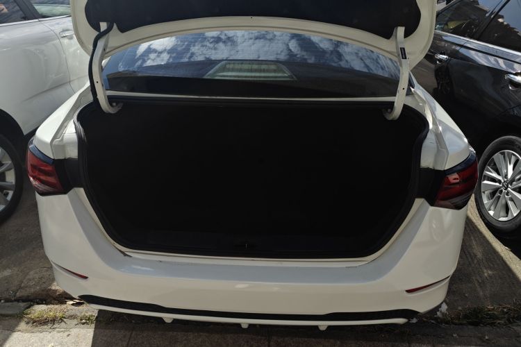 日产 轩逸 2020款 1.6L XL CVT悦享版机舱底盘23