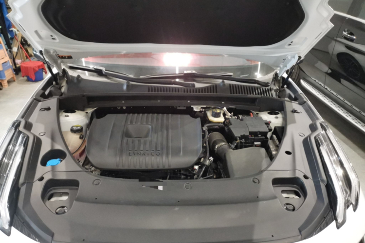 领克03 2023款 2.0TD DCT劲Pro机舱底盘24