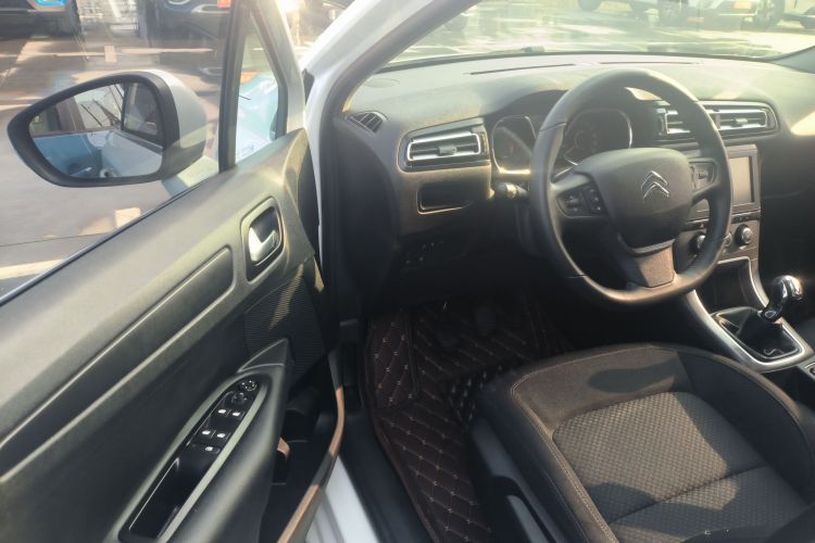 雪铁龙 C4世嘉 2018款 1.6L 手动豪华型中控内饰20