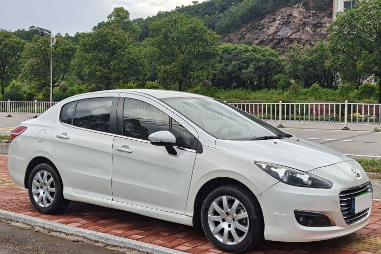 标致308 2014款 乐享版 经典 1.6L 自动优尚型车身外观6002