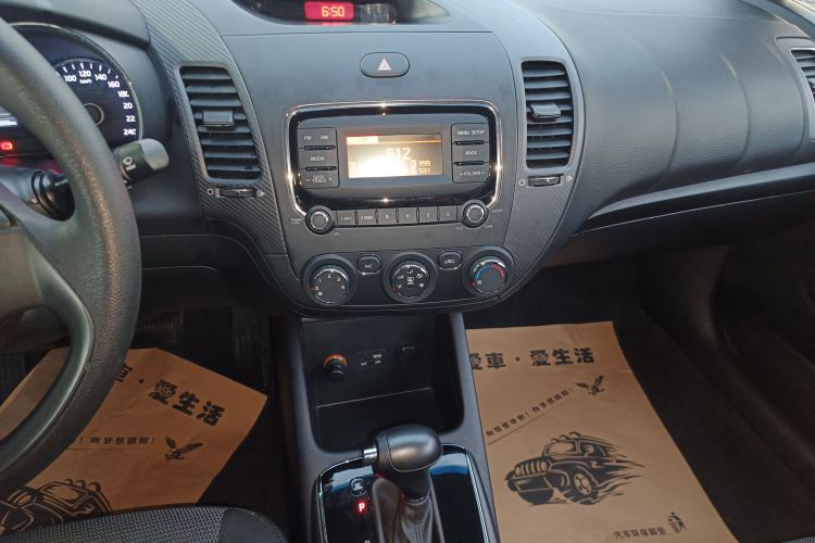 起亚K3 2016款 1.6L 自动天窗版局部细节16