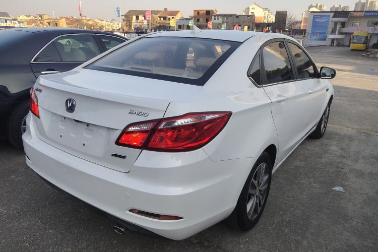 长安 逸动 2016款 1.6L 自动风尚型车身外观6005