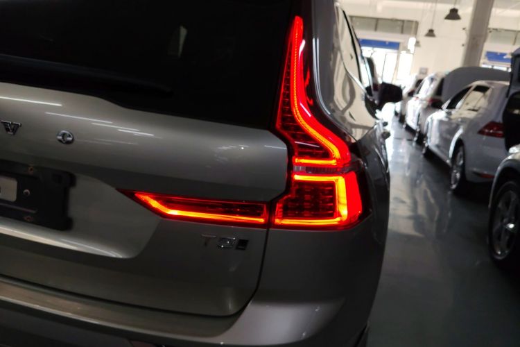 沃尔沃XC60 2021款 T5 四驱智远豪华版车身外观6006